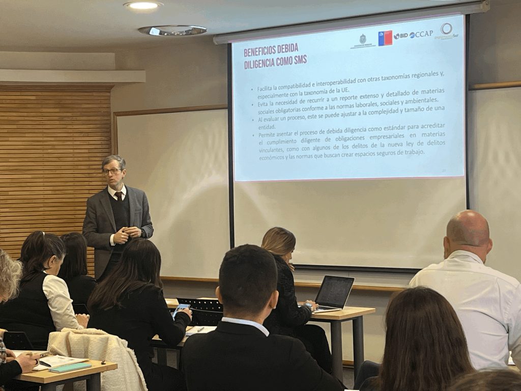 Investigación y políticas públicas sobre finanzas verdes: PSC presenta propuesta de salvaguardas mínimas sociales a grupo revisor de empresas, sociedad civil y academia