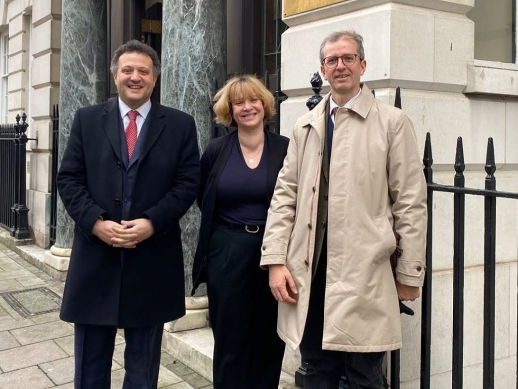 Fortaleciendo la Sostenibilidad Corporativa: visita de nuestro director a prestigiosas universidades de Londres